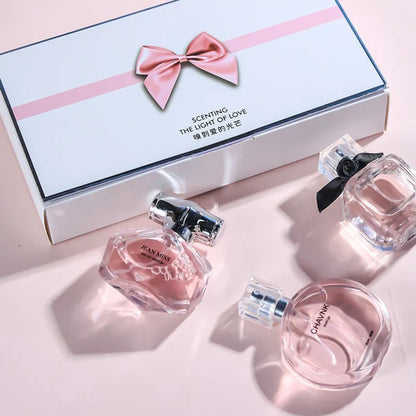 30 ml x 3PCS Eau De Parfum Geschenkbox Feminino Spray Frischer leichter Duft Floral Fruity Chypre Notes Langlebiges Damenparfüm-Set