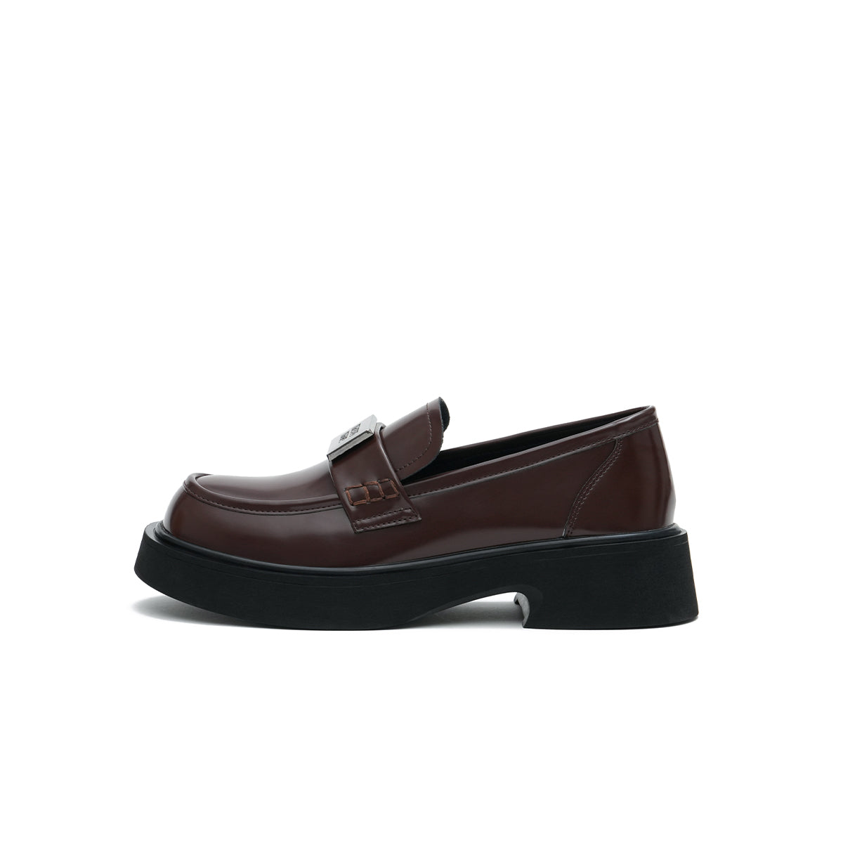 Glanzende leren loafers in Britse stijl