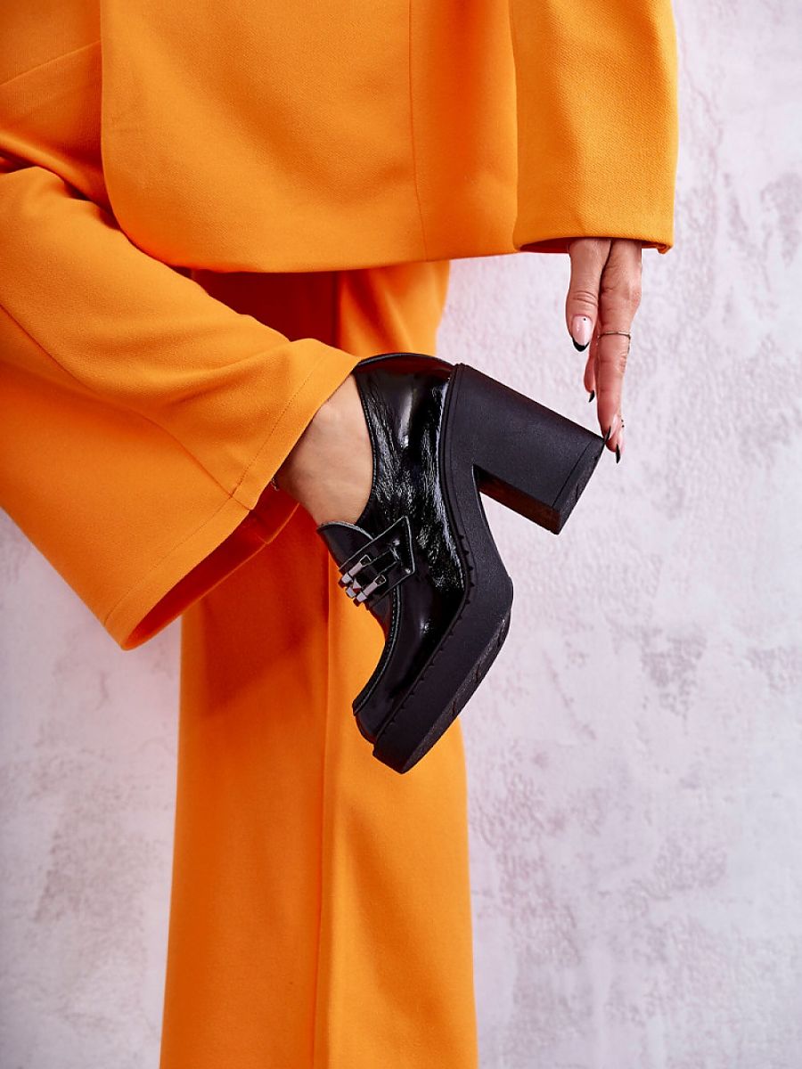 Lage schoenen met hak model 175535 Stap in stijl