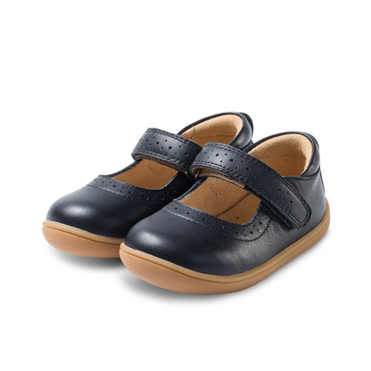 Mary Jane-schoenen met stippen en cut-outs