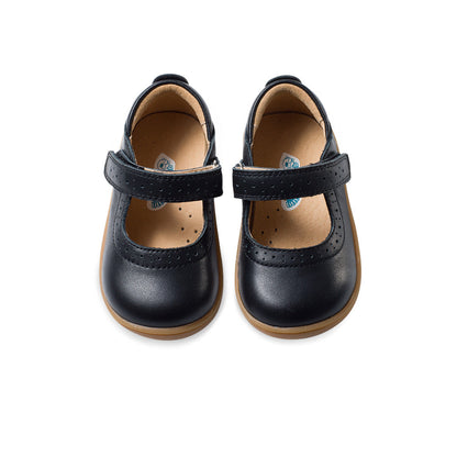 Mary Jane-schoenen met stippen en cut-outs